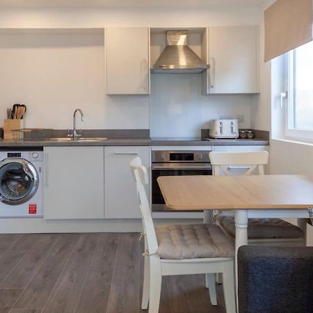 Contemporary 1 Bedroom Apartment In Ashford Ашфорд Экстерьер фото