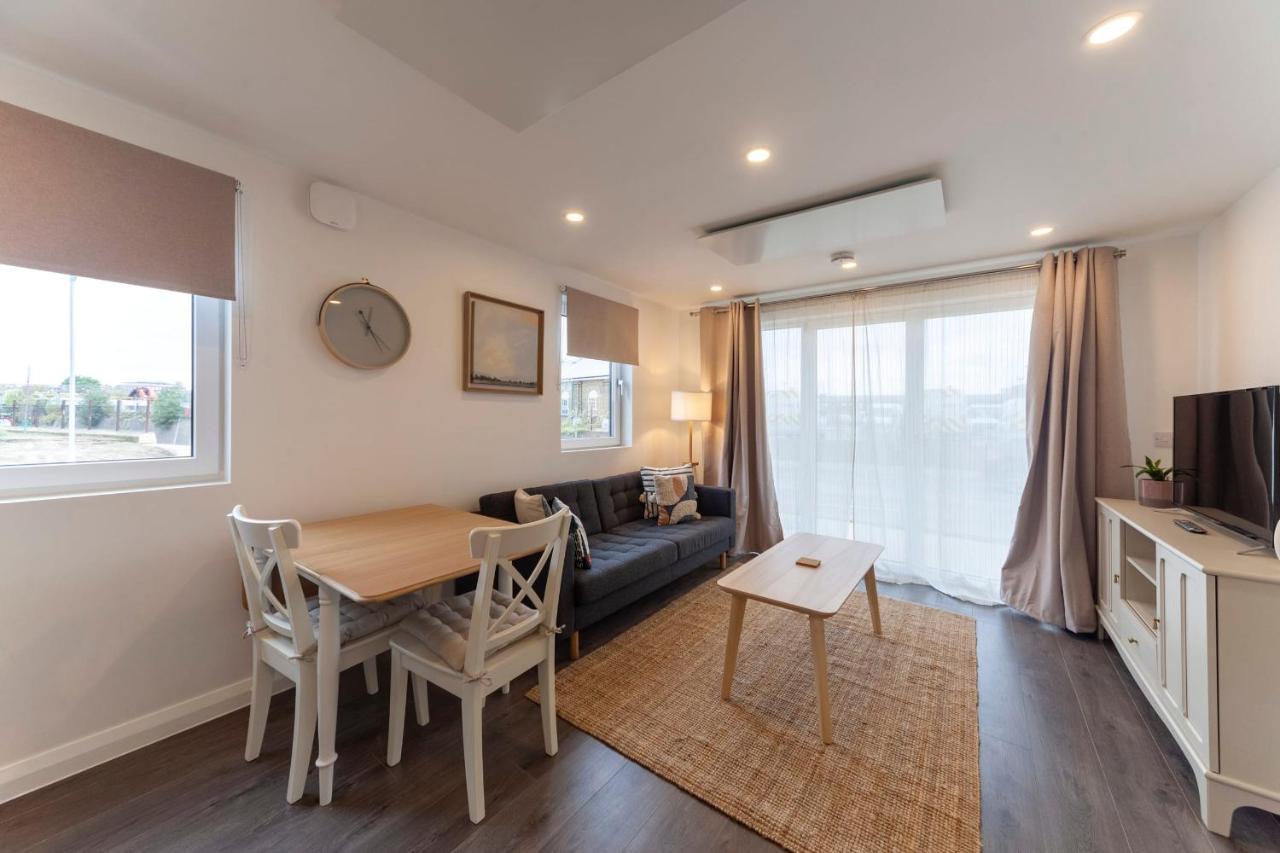 Contemporary 1 Bedroom Apartment In Ashford Ашфорд Экстерьер фото