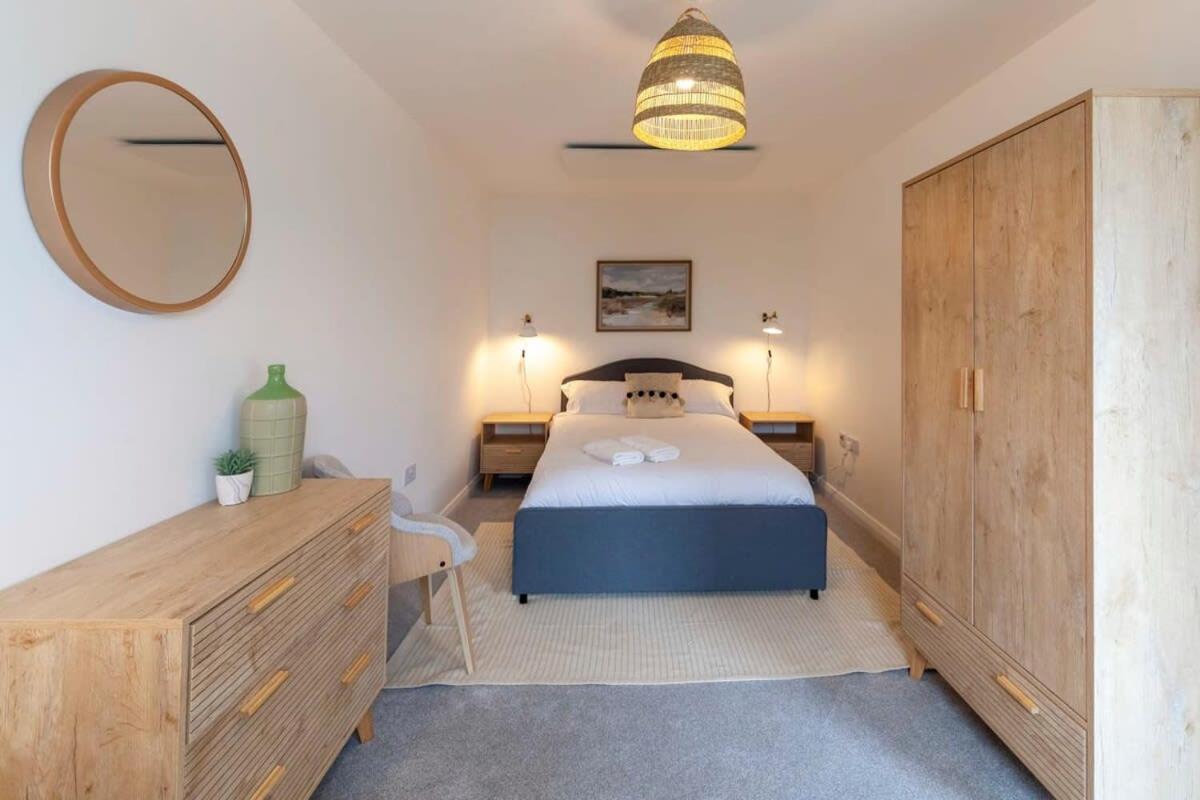 Contemporary 1 Bedroom Apartment In Ashford Ашфорд Экстерьер фото