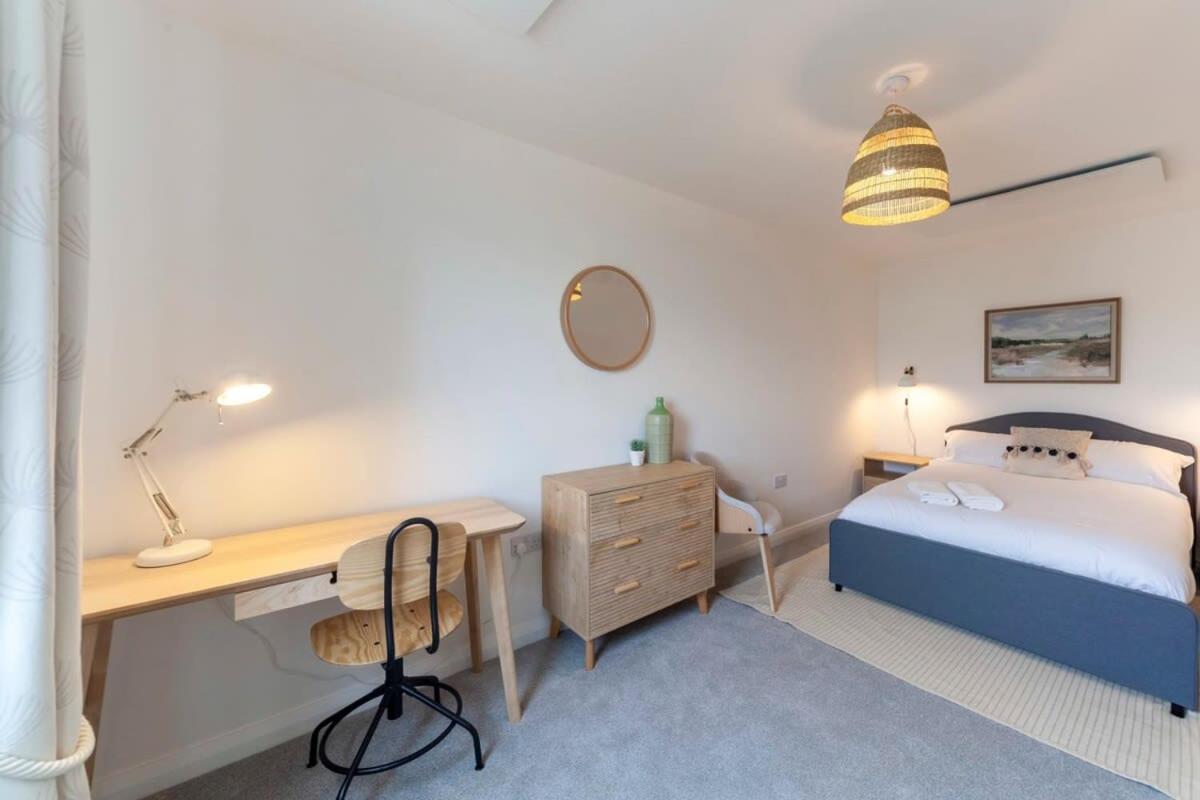 Contemporary 1 Bedroom Apartment In Ashford Ашфорд Экстерьер фото